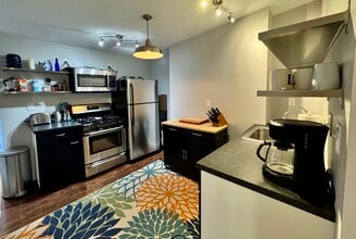 104 Ferry St, Unit 3 in Troy, NY - Building Photo - Building Photo