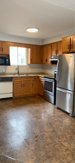 1305 Thistledown Ave in Sarnia, ON - Building Photo - Building Photo