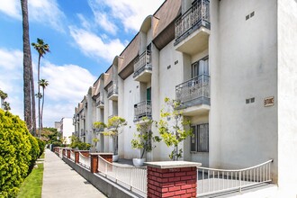 The Orleans in Los Angeles, CA - Foto de edificio - Building Photo