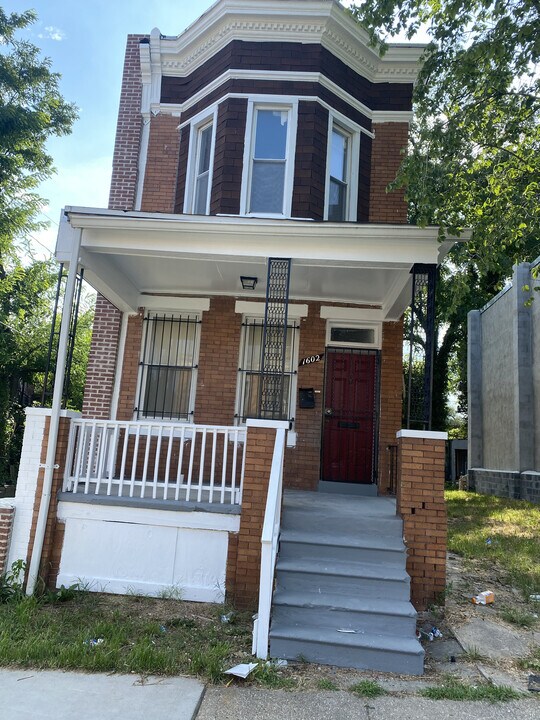 1602 N Rosedale St Photo