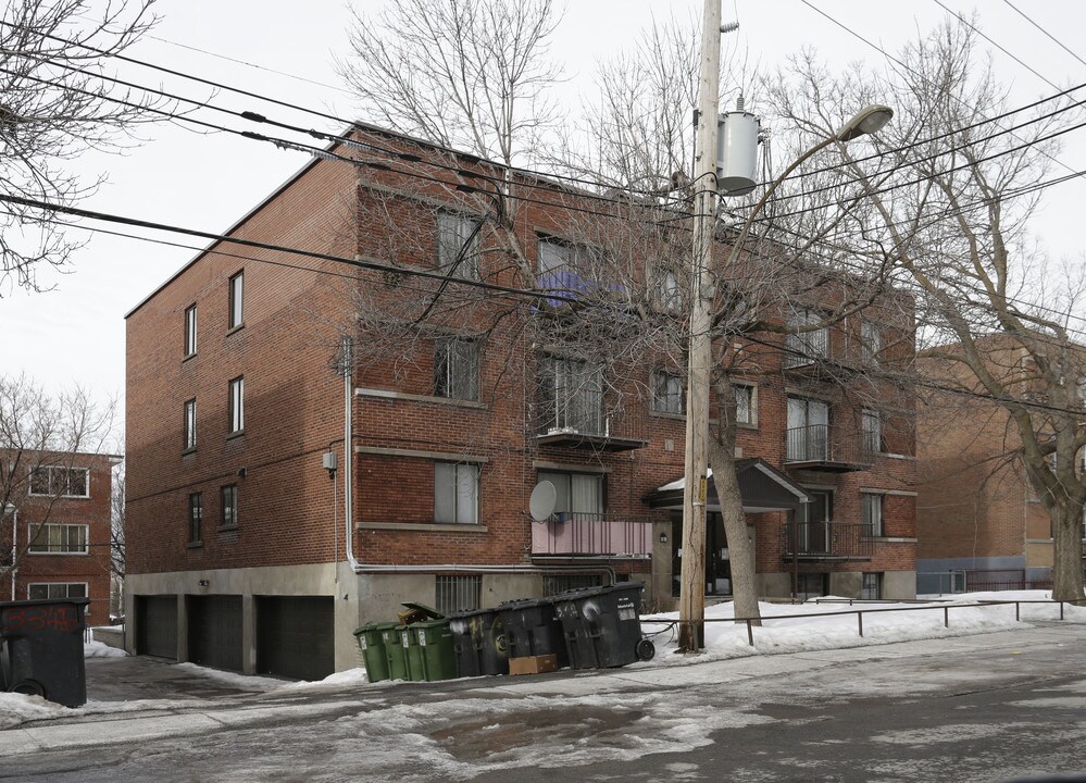 3325 Goyer in Montréal, QC - Building Photo