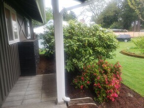 1609 NE 129th Pl in Portland, OR - Building Photo - Building Photo