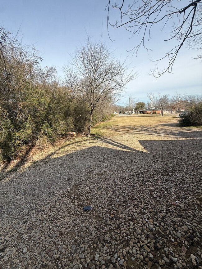 5317 Purington Ave in Fort Worth, TX - Foto de edificio - Building Photo