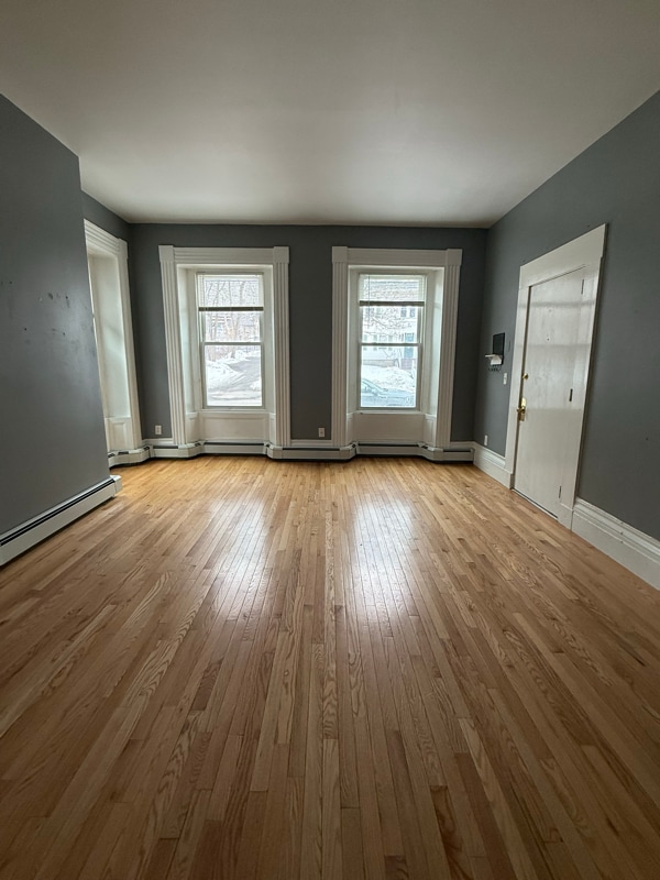 74 3rd St, Unit 2 in Bangor, ME - Foto de edificio - Building Photo