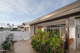 2637 Pierpont Blvd in Ventura, CA - Building Photo - Building Photo