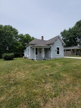 2209 N Travis Ave in Springfield, MO - Building Photo - Building Photo