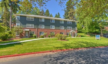 Shorewood in Mercer Island, WA - Foto de edificio - Building Photo