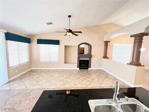 258 Whitewater Village Ct in Henderson, NV - Building Photo - Building Photo