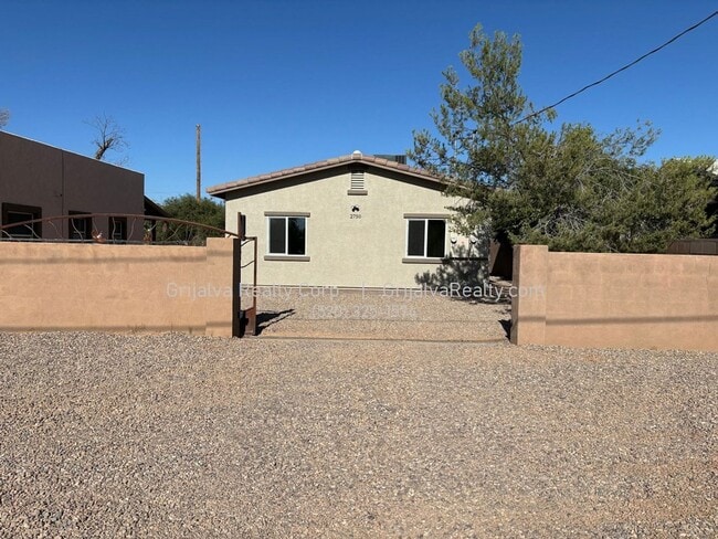 2750 La Verne Ave N in Tucson, AZ - Building Photo - Building Photo
