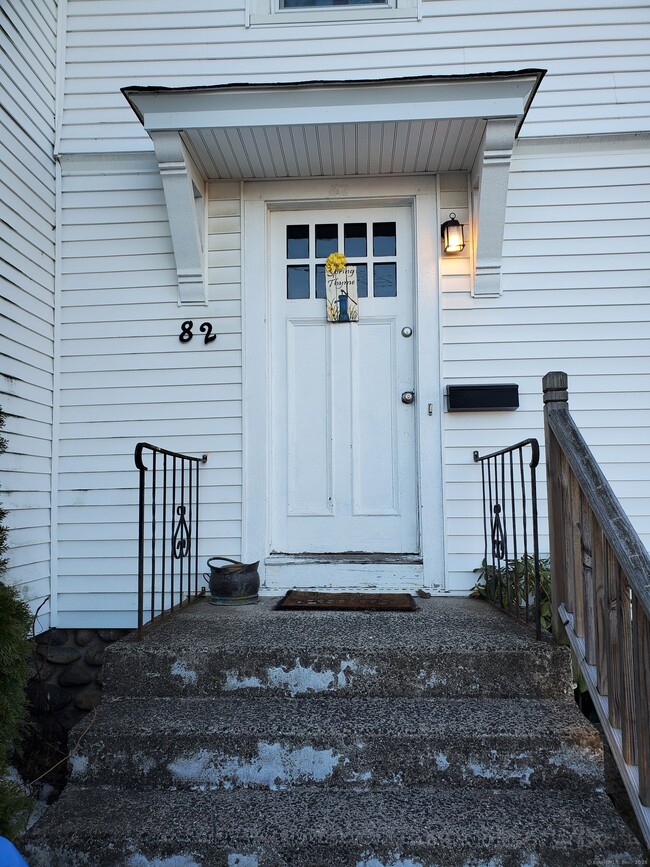 82 Sherman St