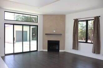 1220 Rancho Dr in Ojai, CA - Building Photo - Building Photo