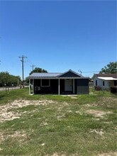 222 S San Pedro St in Edinburg, TX - Building Photo - Building Photo