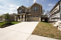 2341 Gabriels Horn Rd in Leander, TX - Foto de edificio - Building Photo