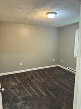 606 W Light St, Unit Apt B in Urbana, OH - Building Photo - Building Photo
