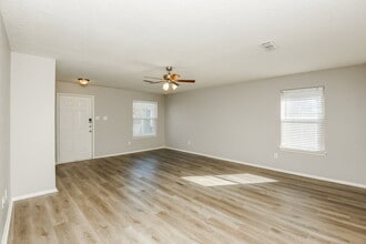 7948 Meadow View Tr in Fort Worth, TX - Building Photo - Building Photo
