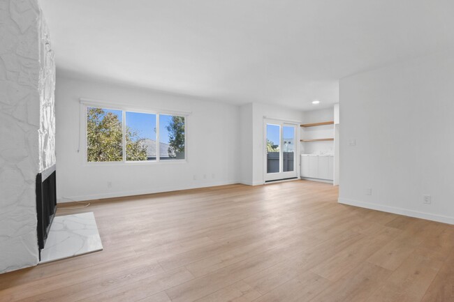 2107 Montana Ave in Santa Monica, CA - Building Photo - Building Photo
