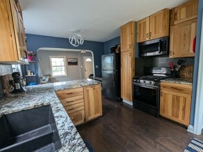 1769 White Bear Ave in Maplewood, MN - Building Photo - Building Photo