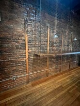 921 Broad St, Unit Y in Grinnell, IA - Foto de edificio - Building Photo