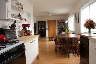 110 Brooks Ave, Unit 4 in Venice, CA - Foto de edificio - Building Photo