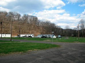 Creekside Estates in Weirton, WV - Building Photo - Other