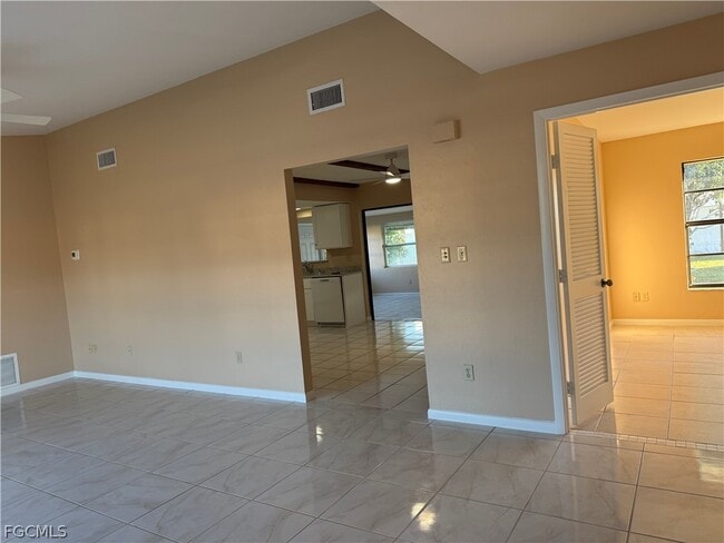 234 Oakside St in Lehigh Acres, FL - Building Photo - Building Photo