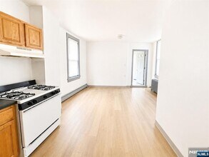 840 Mt Prospect Ave, Unit APT 1 in Newark, NJ - Building Photo - Building Photo