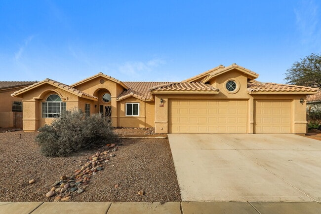 property at 8915 N Veridian Dr