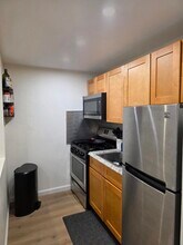 5 Lancelot Court in Salem, NH - Building Photo - Building Photo