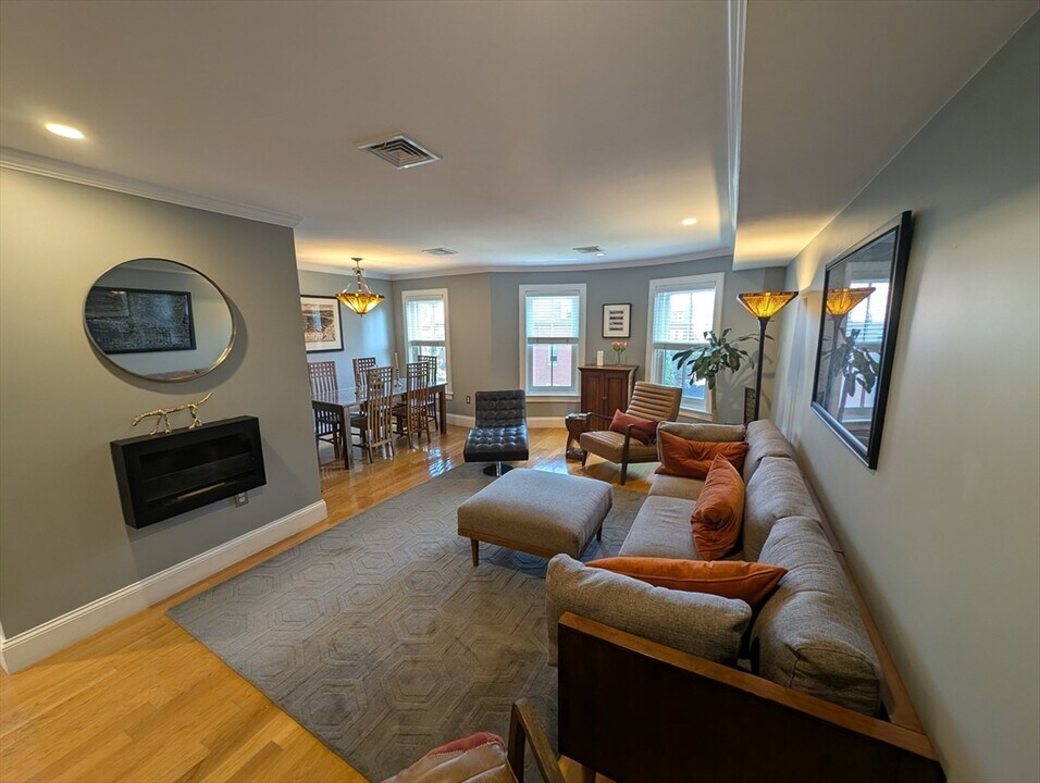 86 W Springfield St in Boston, MA - Building Photo