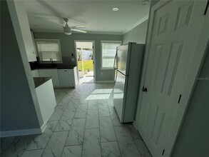 301 Colonia Ln W in Nokomis, FL - Foto de edificio - Building Photo