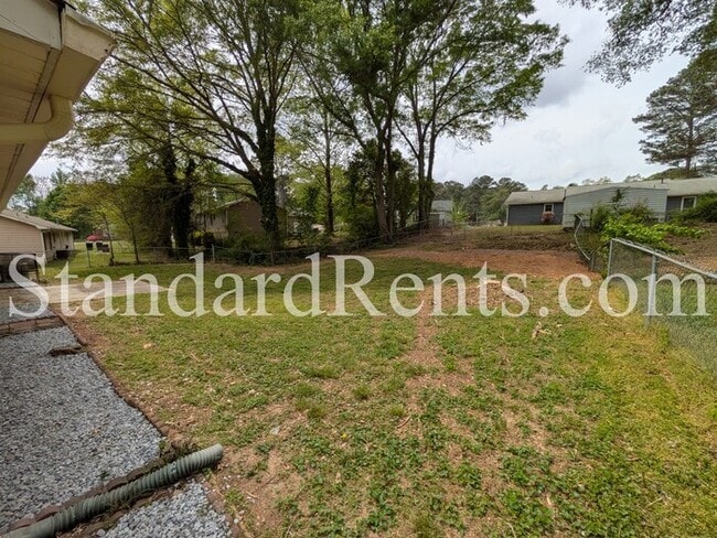 5731 Buck Ct in Ellenwood, GA - Building Photo - Building Photo