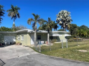 24940 SW 134th Ct, Unit Apt 101 in Homestead, FL - Building Photo - Building Photo