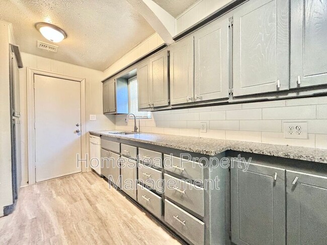 1200 SW 28th St in Oklahoma City, OK - Building Photo - Building Photo