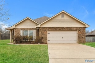 124 Clydesdale Ln in Harvest, AL - Building Photo