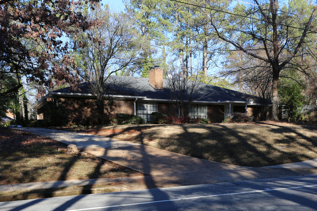 7880 Colquitt Rd in Atlanta, GA - Foto de edificio