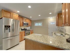 4224 Edgewood Ave N in Minneapolis, MN - Building Photo