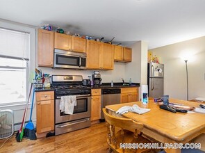 44 Hillside St in Boston, MA - Building Photo - Building Photo