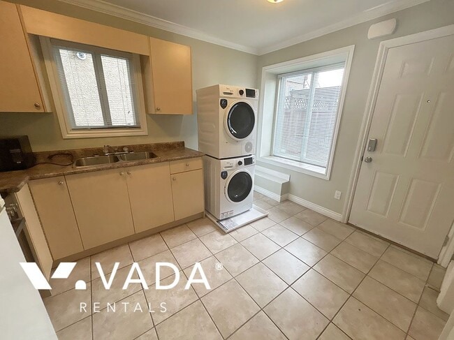 1152 E 41st Ave in Vancouver, BC - Building Photo - Building Photo