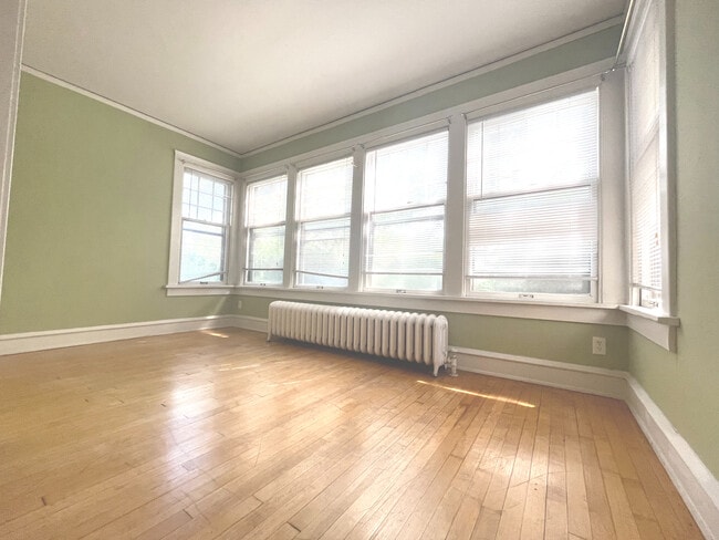 2533 N Lake Dr in Milwaukee, WI - Foto de edificio - Building Photo