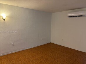 6780 SW 44th St in Miami, FL - Building Photo - Building Photo