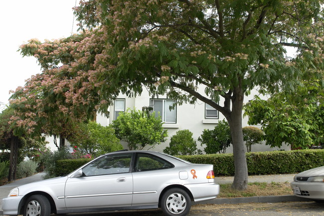 977-979 Bay View Ave in Oakland, CA - Building Photo - Building Photo