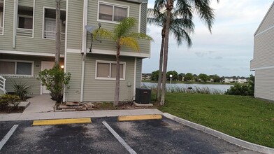 3437 NW 44th St, Unit 108 in Lauderdale Lakes, FL - Foto de edificio - Building Photo