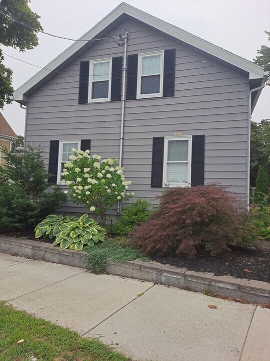 241 North St in Salem, MA - Building Photo