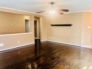 6423 Mildenhall Ct in Houston, TX - Foto de edificio - Building Photo