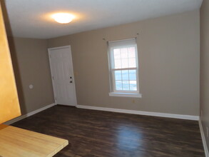 245 Arkansas Ave, Unit 245 ARKANSAS AVE APT # A in Oak Grove, KY - Building Photo - Building Photo