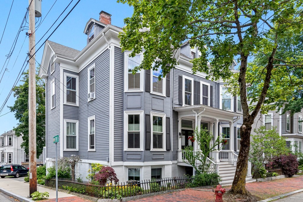 84 High St-Unit -1 in Newburyport, MA - Building Photo