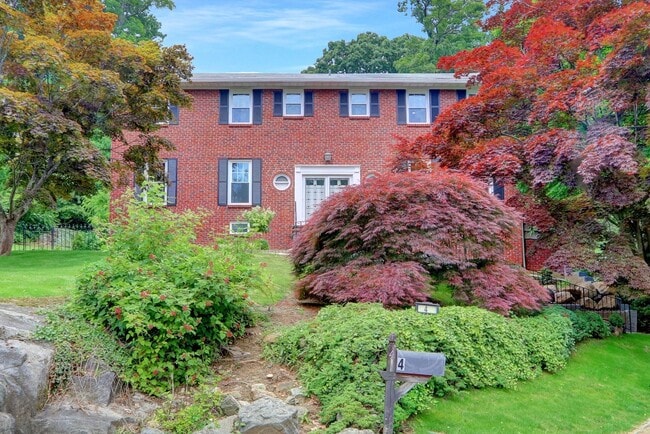 property at 4 Shore View Cir