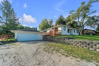 21795 Longview Dr in Waukesha, WI - Building Photo - Building Photo