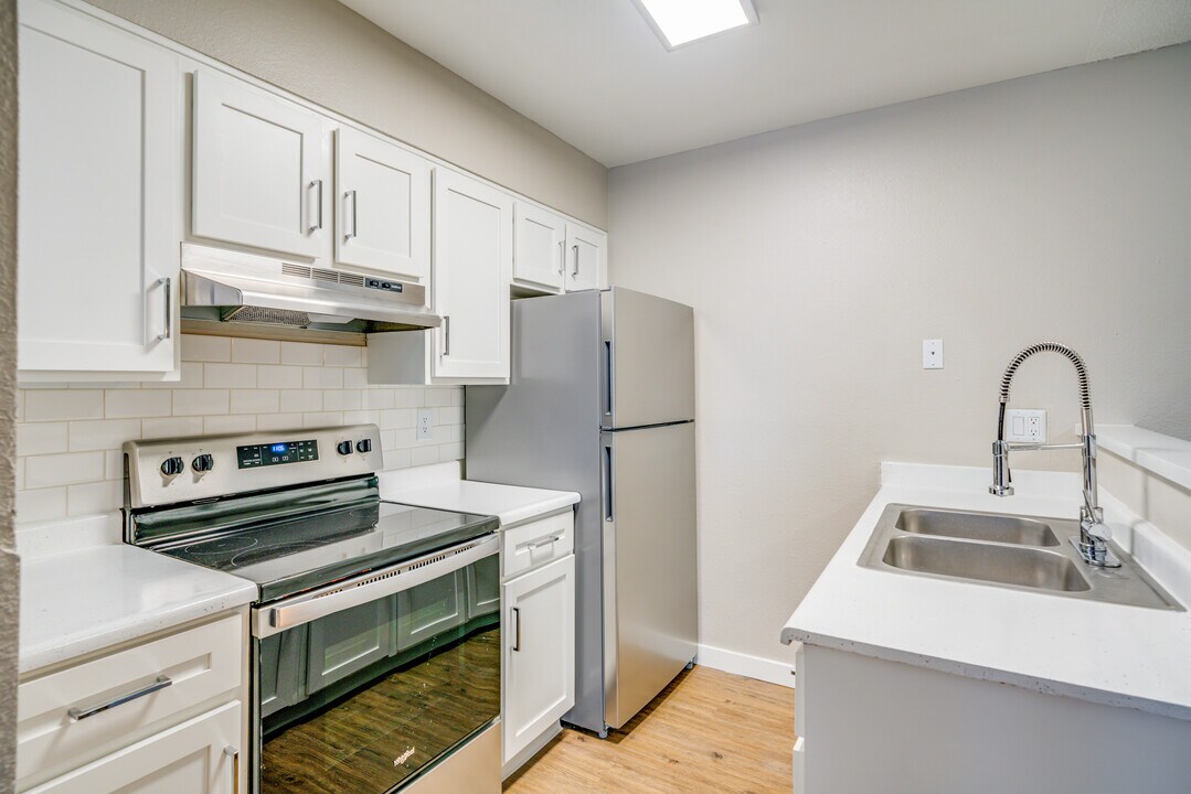 Spectra West in Glendale, AZ - Building Photo