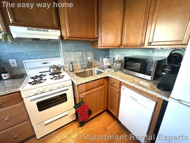 1054 Cambridge St in Cambridge, MA - Foto de edificio - Building Photo